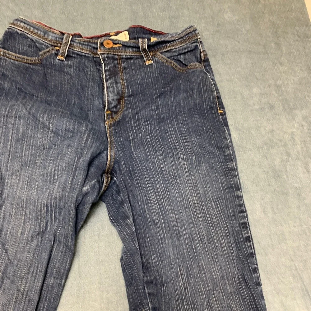 Levi's Perfectly Slimming Capri Jeans Womens 8P Blue Denim Dark Wash Stretch